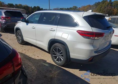 2018 Toyota Highlander Xle z USA, uszkodzony, nr VIN 5TDJZRFH8JS887180